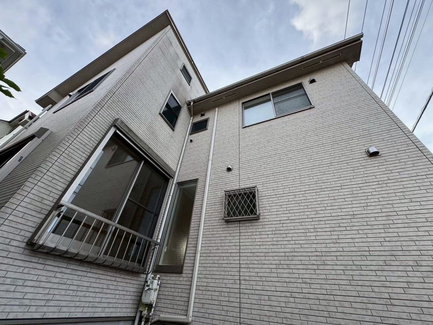 町田市にて戸建ての外壁塗装・屋根塗装〈外壁クリア塗装〉 施工前